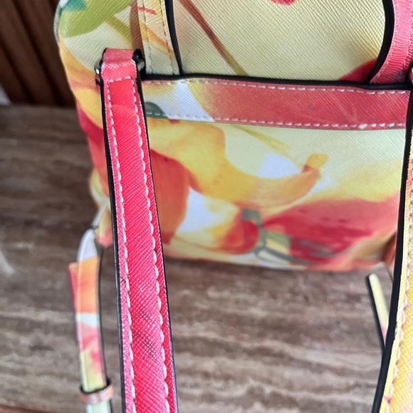 GUESS Women's Take A Dive Floral Backpack
Adjustable backpack straps - Picture 12 of 15